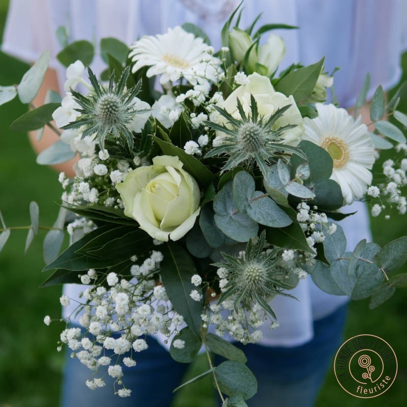 bouquet bucolique de fleurs blanches