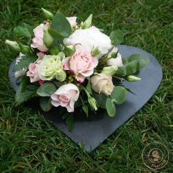 Coeur de roses sur ardoise - Ronde des fleurs