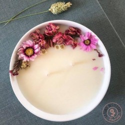 Bougie fleurie rose