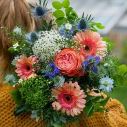 bouquet de fleurs  avec chardons et roses livraison rennes interflora